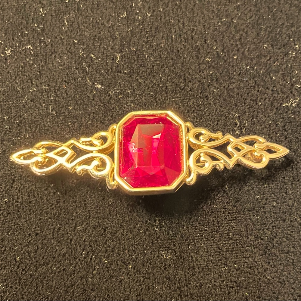 Park Lane Vintage Women’s Gold Tone Brooch